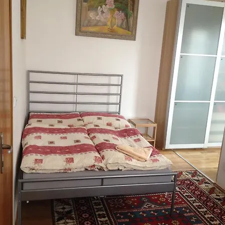 Chaletsstodulky Holiday home Prague